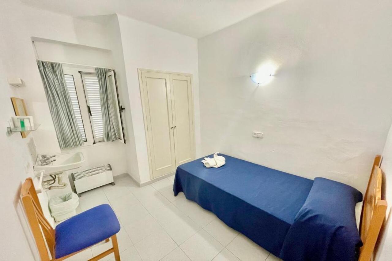 Hostal Vista Alegre Port de Alcudia  Exterior photo