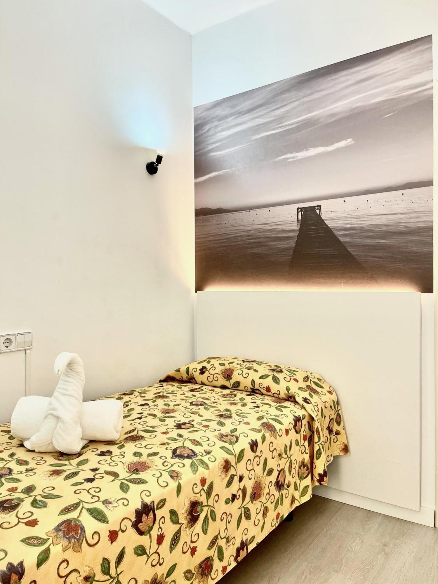 Hostal Vista Alegre Port de Alcudia  Exterior photo